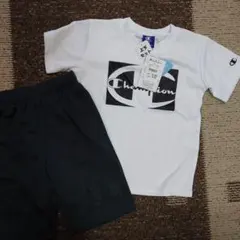 ★新品★　Champion　上下セット　130cmのサムネイル