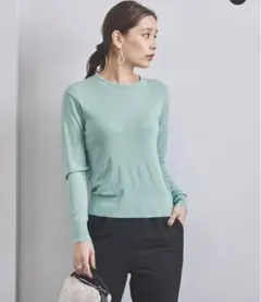 グリーンニット