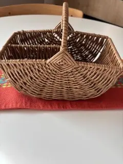 ラタン製仕切りバスケット