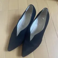 vカット パンプス