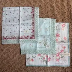 《新品未使用❗️画像確認有❗️》1枚大判！LAURAASHLEY ハンカチ3点セットのサムネイル