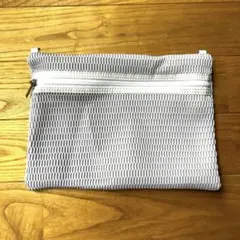 qbag ポーチ　グレー