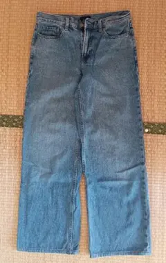 ユニクロ　ストレートデニム 58.5㌢（23㌅）