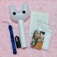 NewJeans ペンライト トレカ 付き - メルカリ