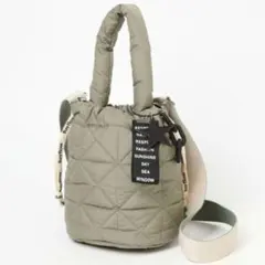 BAYFLOWショルダーバッグ チャーム付キルト巾着