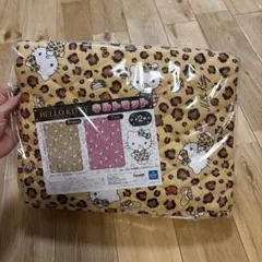 ハローキティ　キルトマット　ヒョウ柄