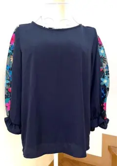 tocco closet チュール花柄刺繍ブラウス ネイビー　Fのサムネイル
