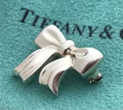 Tiffany イニシャルh ブローチ - メルカリ