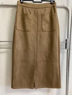 GU スエードタッチナローミディスカートQ ブラウン