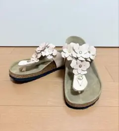BIRKENSTOCK ギゼ フラワーモチーフ トングサンダル ホワイト - メルカリ