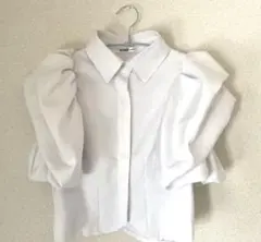 【美品】XOXO kisskiss ボリューム袖 ブラウス ホワイトのサムネイル