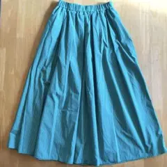 【GU】フレアロングスカート　美品　Sサイズ　グリーン×ホワイト　ストライプ柄のサムネイル