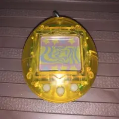 新種発見!!たまごっち　スケルトンイエロー