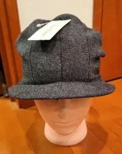 新品タグ付き　カルバンクライン　つば付き　ニット帽　グレー　フリーサイズ男女兼用