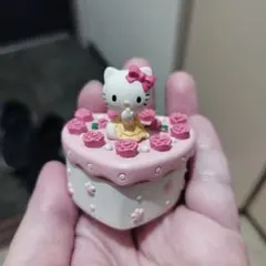 激レア　ハローキティ 小物入れ 陶器製 ミニケース