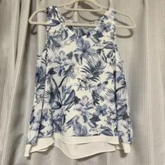 最終値下げ！　未使用品　INGNI 花柄ノースリーブブラウス