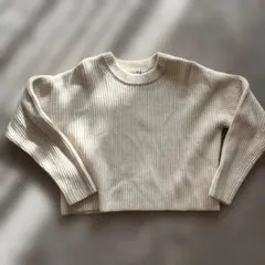 ユニクロ厚手短め丈ニットオフホワイト