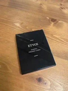 ETVOS ミネラルプレストチーク ティーベージュ