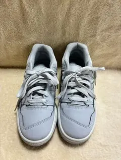 New Balance 550 グレースニーカーのサムネイル