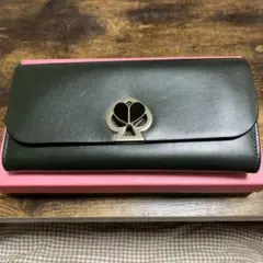 ニコラ ツイストロック フラップ コンチネンタル ウォレット