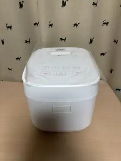ニトリ　ホワイト炊飯器　5.5合炊きのサムネイル
