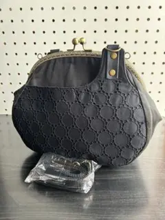 ＊ハンドメイド＊　25口金ショルダーがま口バッグ　刺繍ドットブラック内布ブラック