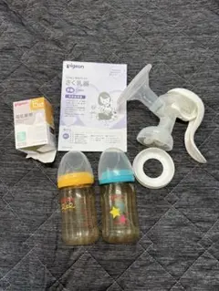 搾乳機　ピジョン　手動Light 哺乳瓶2本　乳首（新品）セット