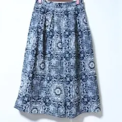 Petit Honfleur 幾何学柄ワイドパンツ