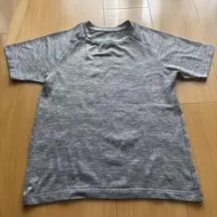 UNIQLO Tシャツ 130 グレー