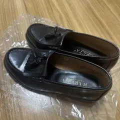 HARRITA ブラックレザー ローファー タッセル付き