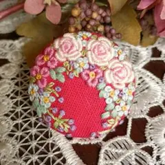 B474 バラと小花の刺繍ブローチ・ヘアゴム ハンドメイド