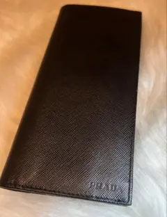 【極美品】PRADA プラダ サフィアーノレザー 長財布 黒　二つ折り　男女兼用のサムネイル