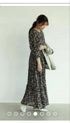 美品 Vin 定価2.1 ボタニカルパターンロングワンピース　プリーツワンピース