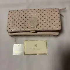 アースミュージック&エコロジー　長財布　うすいピンク色　パンチング　かわいいのサムネイル