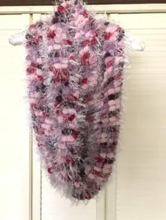 ハンドメイドニット  手編みのボンボンファーヤーン  スヌード