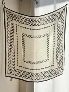 ミシェルクラン MICHEL KLEIN シルク 絹100％ チェーン柄スカーフ