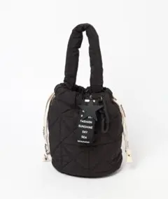 【未使用】訳あり BAYFLOW チャーム付きキルト巾着　ブラック