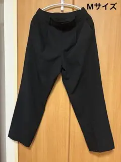 UNIQLO 感動タックパンツ　Mサイズ　ブラック
