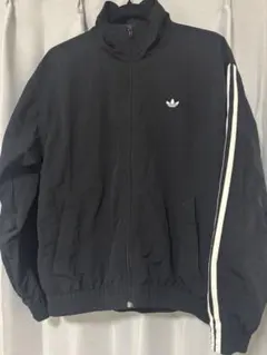 adidas 黒 ナイロンジャケット