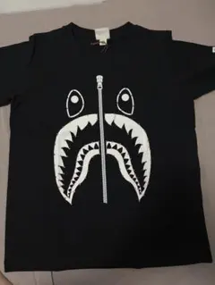 日本製★新品★A BATHING APEのクリスタルストーンシャークTシャツのサムネイル