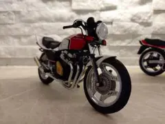 マッドマックス ACEモデル M.F.P グース用Z1000バイク 1/18 - メルカリ