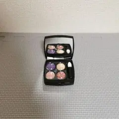 CHANEL　レ キャトル オンブル ブトン 239 ブトン バロック