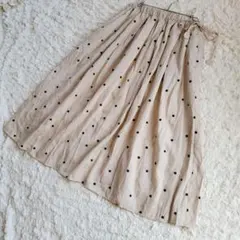 新品未使用⭐︎ノップドゥノッド ドット刺繍フレアスカート ベージュ ［B110］のサムネイル