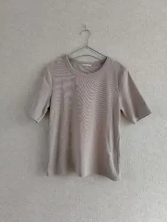 GU　リブTシャツ　ベージュ　Мサイズ