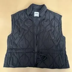 ZARA ブラック キルティングベスト M／ウエスト調整紐、両サイドポケット