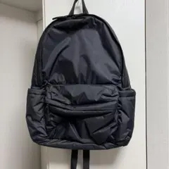 無印良品　肩の負担を軽くする　撥水中わた入りリュックサック　黒