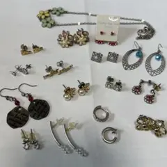 ピアスセットとネックレス　まとめ売り