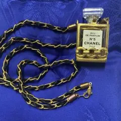 CHANEL N°5 Eau de Parfum 19ml＋チェーン付きボトル