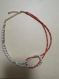赤と白のパール ネックレス 星形チャーム付き