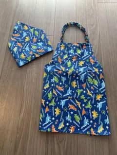 新品　キッズエプロン　子供用エプロン　三角巾　男の子　幼児　恐竜柄　9